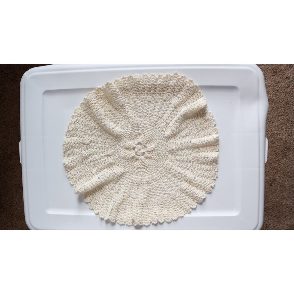 Doilie 16 inches round